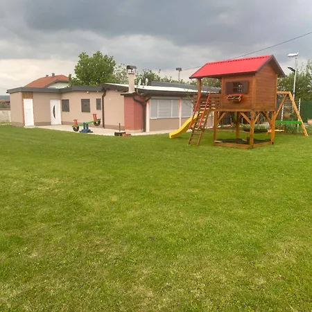 Little Joy , Loc Mala Radost Daire Bihać